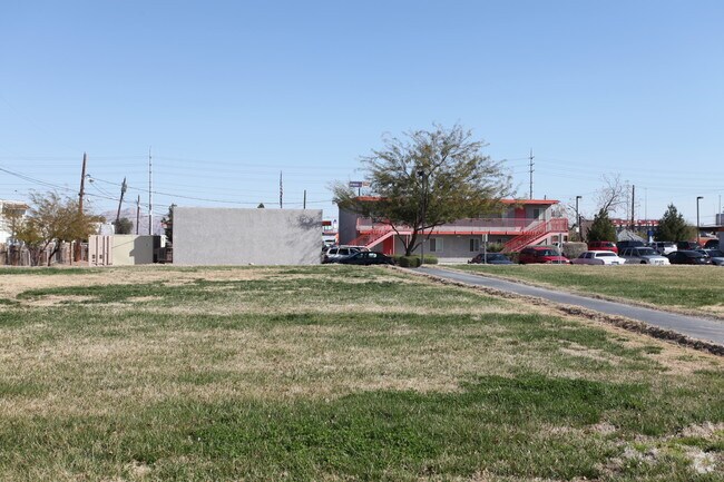 Building Photo - 1722-1726 W Bonanza Rd