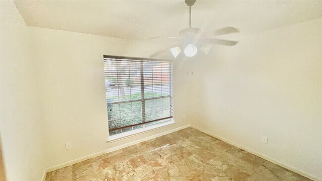 Foto del edificio - 18311 Melissa Springs Dr