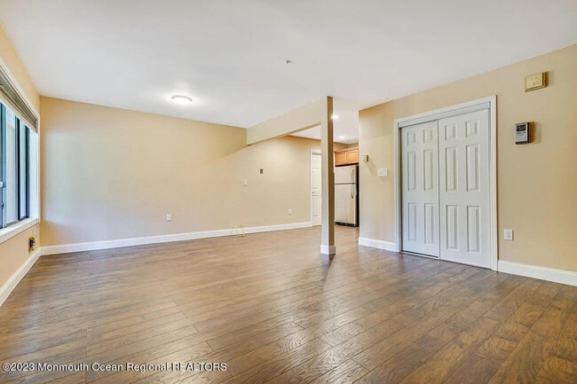 Building Photo - 116 Amberly Dr