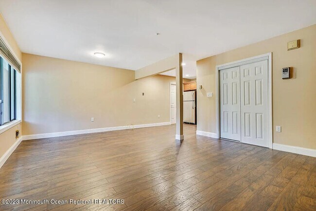 Building Photo - 116 Amberly Dr