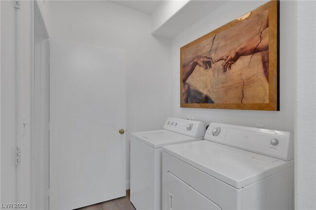 Building Photo - 804 Peachy Canyon Cir