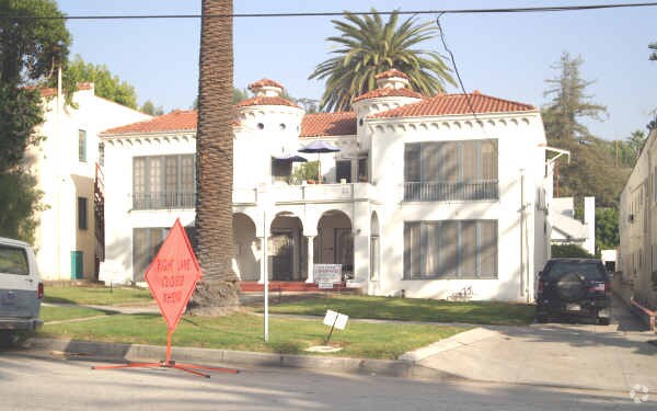 Building Photo - 2268-2281 Beachwood Dr