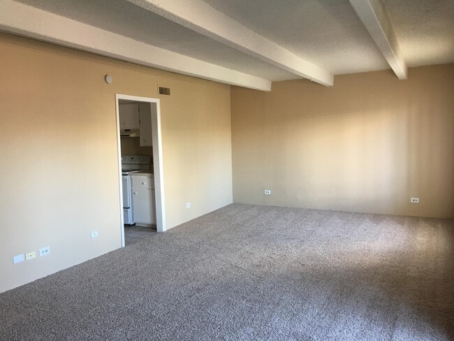 Building Photo - 9995 E Harvard Ave