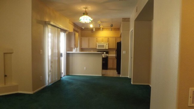 Building Photo - 6813 Squaw Mountain Dr
