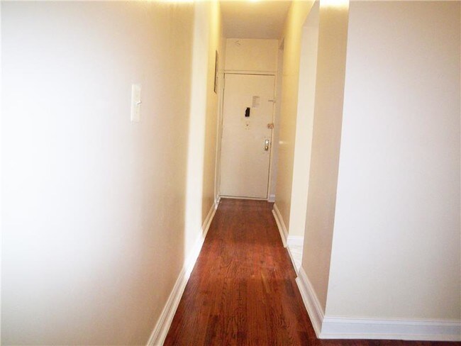 Building Photo - 1703 Nelson Ave