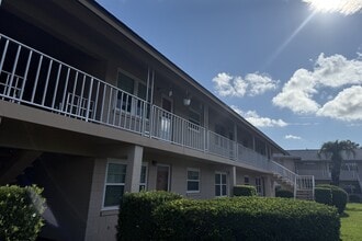 Building Photo - 1100 E Caroline St