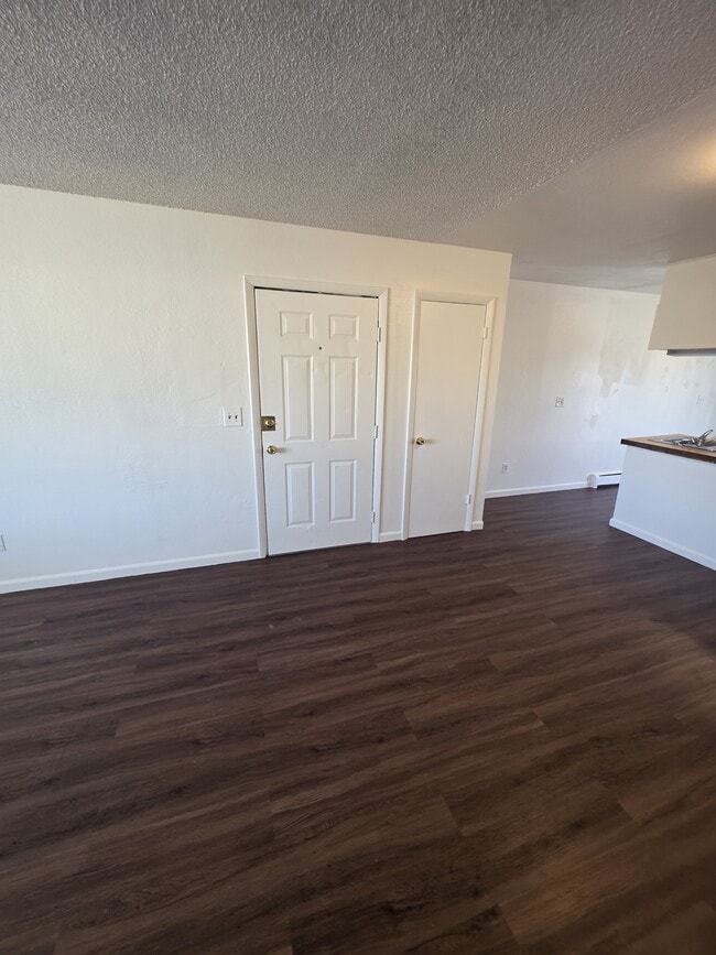 Photo - 487 Tracy Dr House