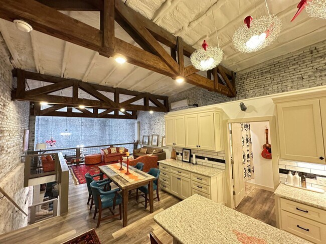 Foto del edificio - Fully Furnished & All-Inclusive Loft in Downtown South Boston – A True Show Stopper!