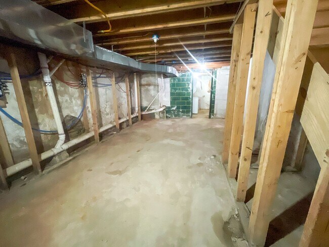 Foto del edificio - 5841 Crittenden St