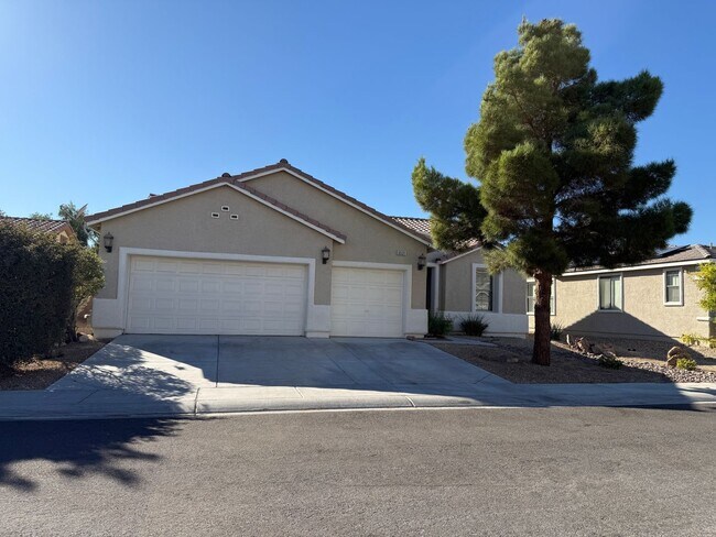 Foto del edificio - Beautiful three Bedroom, 2 Bath Home