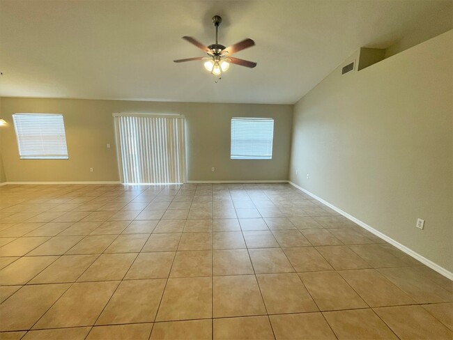 Building Photo - 3346 Merlot Dr