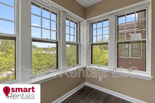 Foto del edificio - 2161 Thurman Ave
