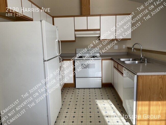 Foto del edificio - 2120 Harris Ave
