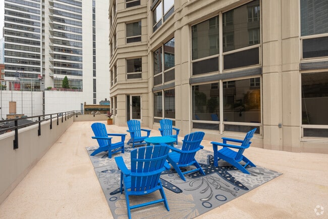 2BR, 2BA Terrace - 750 N. Rush