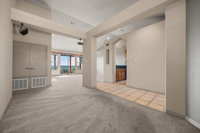 Building Photo - Stunning Hill Country Condo with Lake Views!