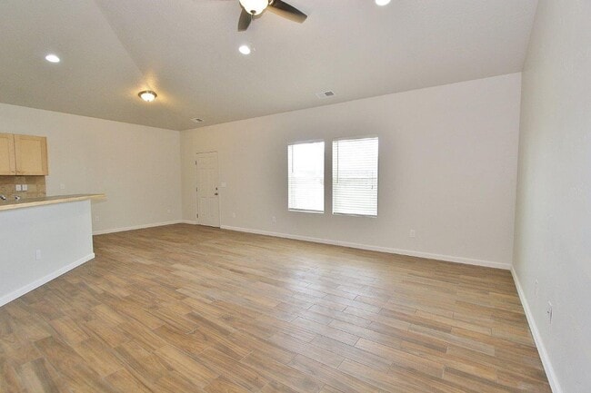 Building Photo - Spacious Home In A Beautiful Neighborhood!