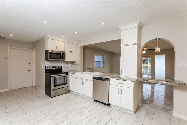 Foto del edificio - 392 Crystal Ave