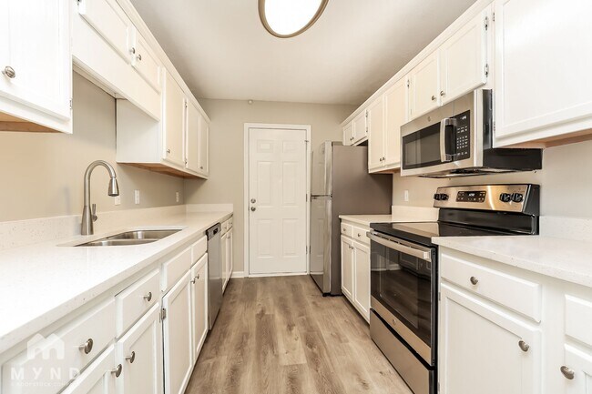 Building Photo - 526 Freedom Ct