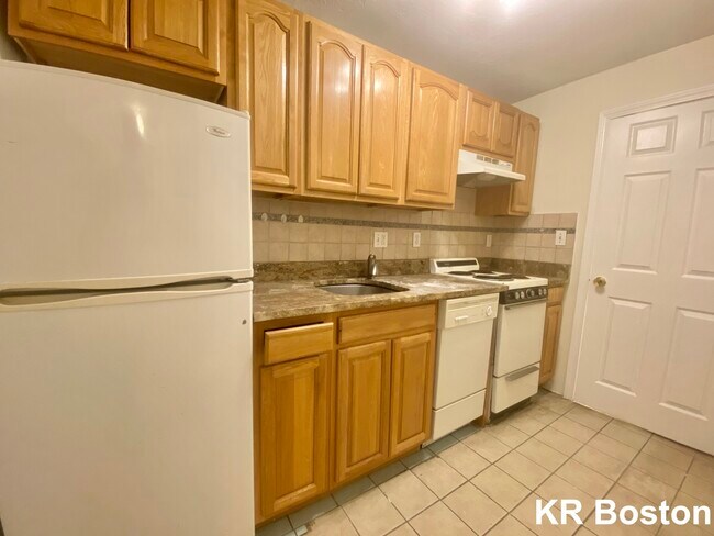 Building Photo - 409 Huntington Ave