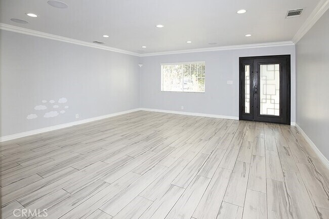 Building Photo - 7400 Blewett Ave