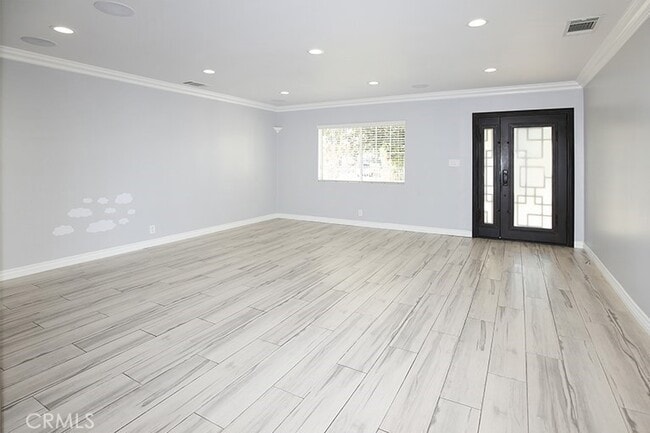 Foto del edificio - 7400 Blewett Ave
