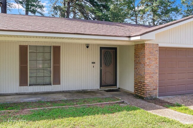 Foto del edificio - 9209 Blue Spruce Dr