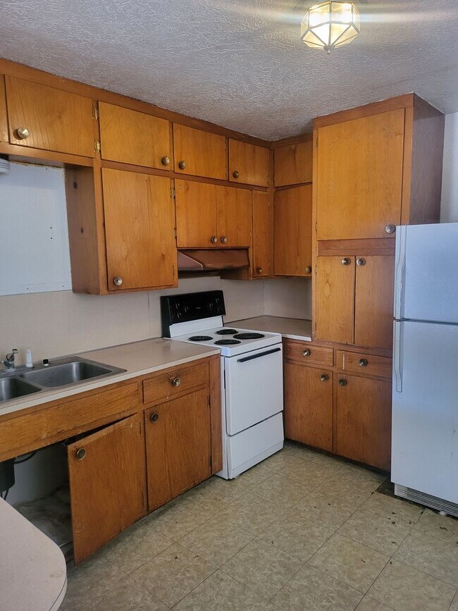 Building Photo - Katie Constitution triplex