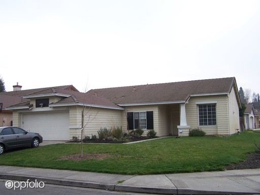 Building Photo - 2518 River Cove Dr