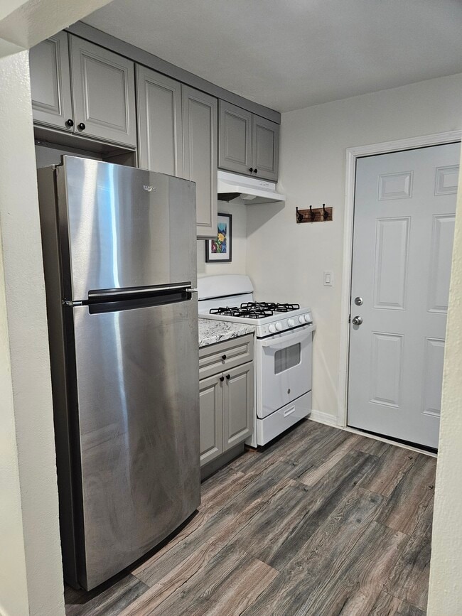 Foto del edificio - 7055 University Ave