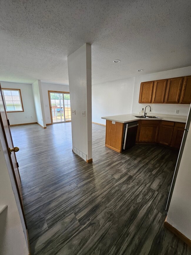 Foto del edificio - 5670 Gables Dr