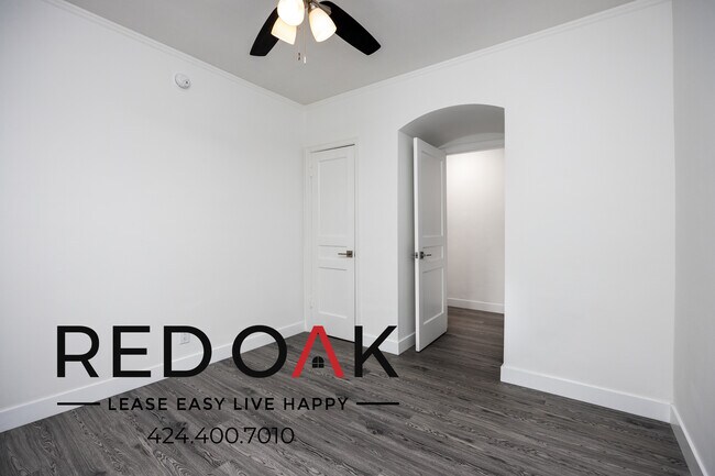 Foto del edificio - Spacious One Bedroom on Picturesque Ground...