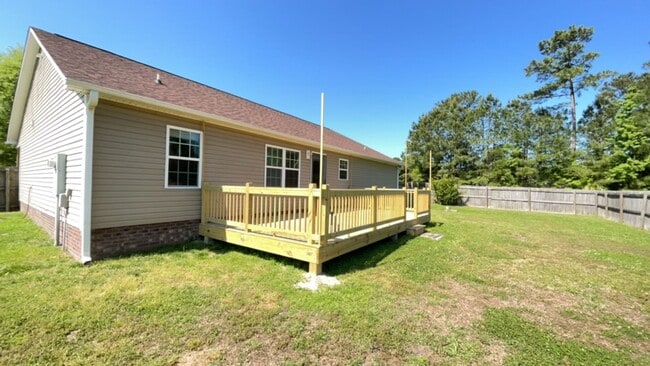 Foto del edificio - 3 Bedroom 2 Full Bathroom located in Walnut Hills!