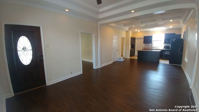 Building Photo - 310 Hollenbeck Ave