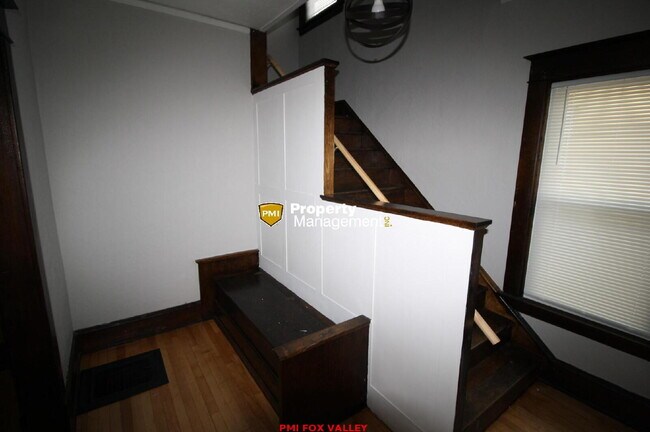 Foto del edificio - Character Home Oshkosh
