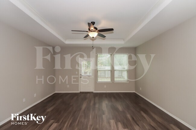 Foto del edificio - 4290 Roaring Timber Dr