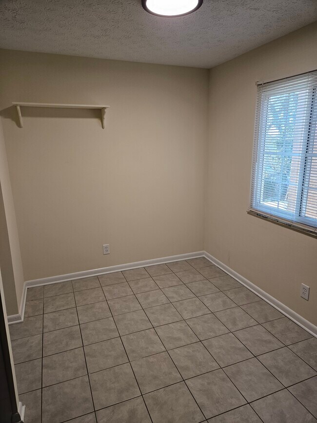 Dining Area - 395 E 13th Ave