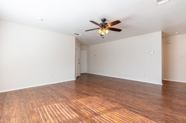 Foto del edificio - 2518 Paddle Creek