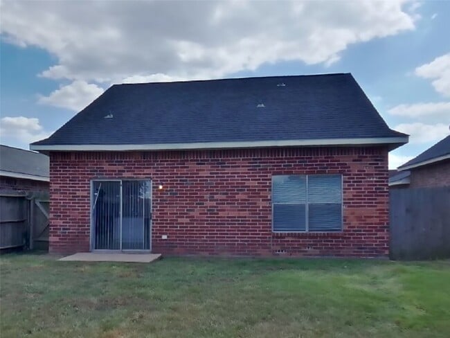 Building Photo - 7740 Sign St