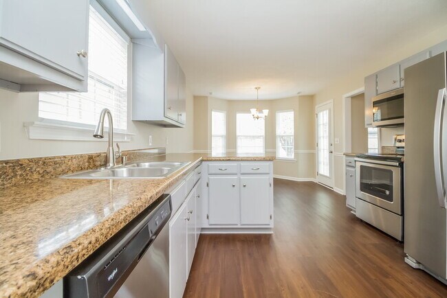 Foto del edificio - 2115 Montgomery Ln
