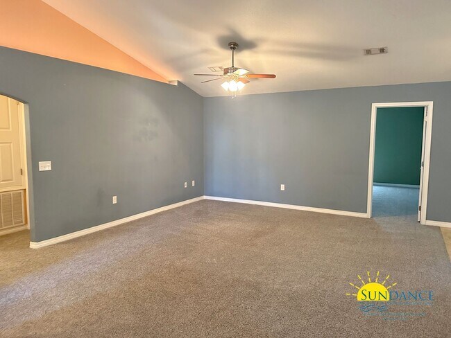 Building Photo - Great 3 Bedroom Home in Navarre