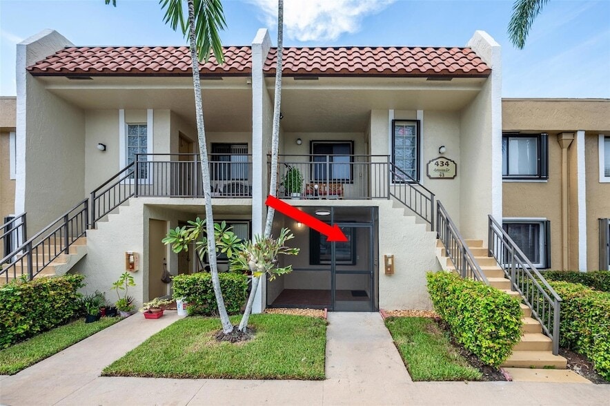Foto principal - 434 Lakeview Dr