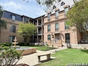 Foto del edificio - 7709 Broadway