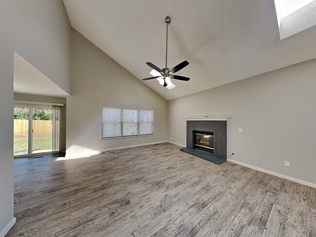 Building Photo - 7851 Potomac Dr