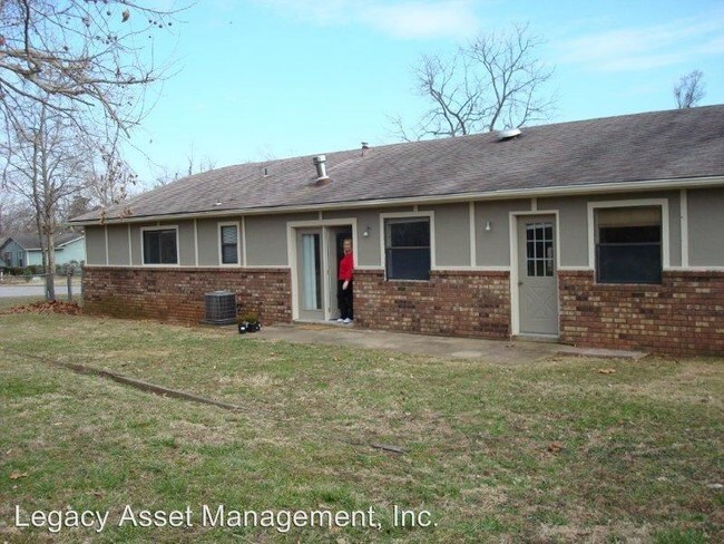 Building Photo - 3 br, 2 bath House - 2144 East Magnolia Drive