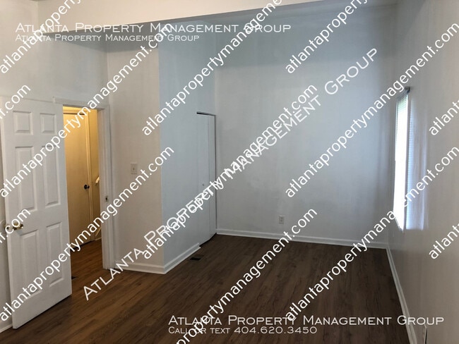Building Photo - 1686 Mary George Avenue