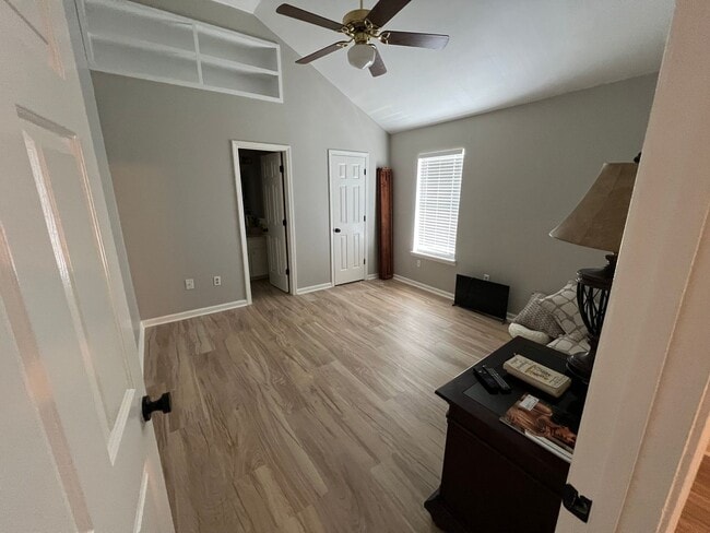 Building Photo - 1104 Morgan Cove