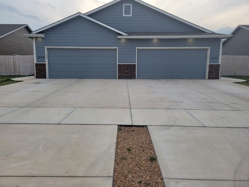 Foto principal - 1311 Azena St