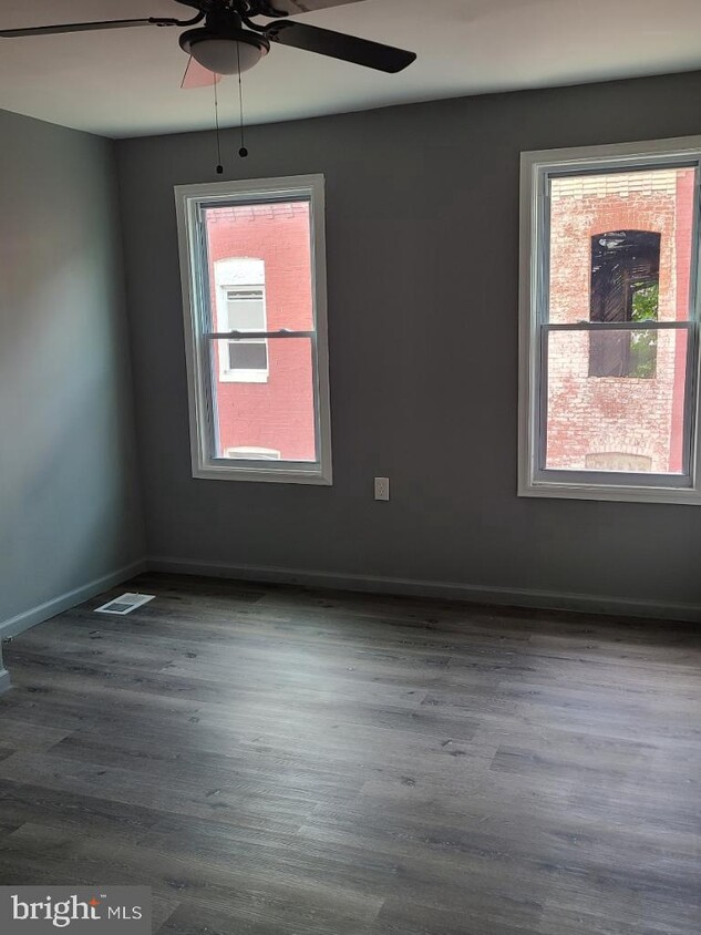 Foto principal - 1711 N Dallas St