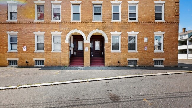 Building Photo - Live in Salem! 3Bed for July 1st, 2026