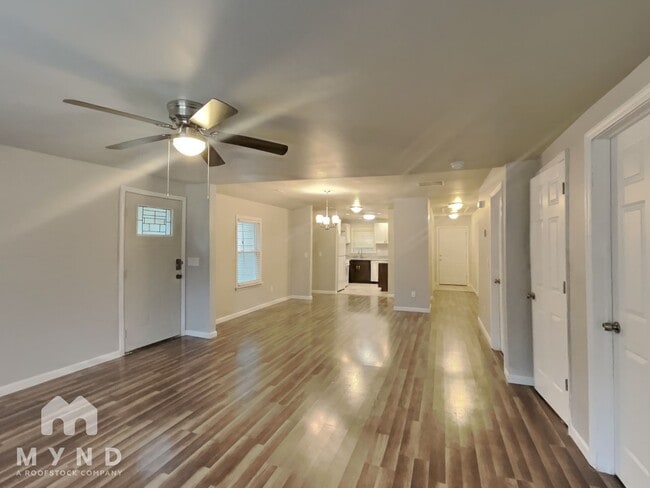 Foto del edificio - 710 Bluebird Dr SE